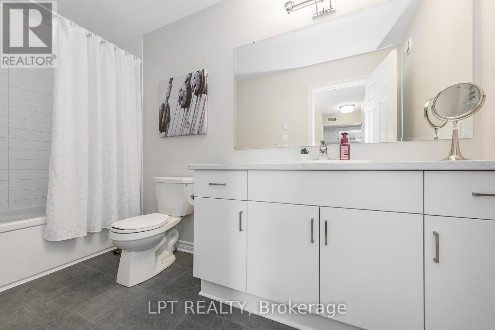202 Hawkmere Way, Ottawa, ON - Indoor Photo Showing Bathroom