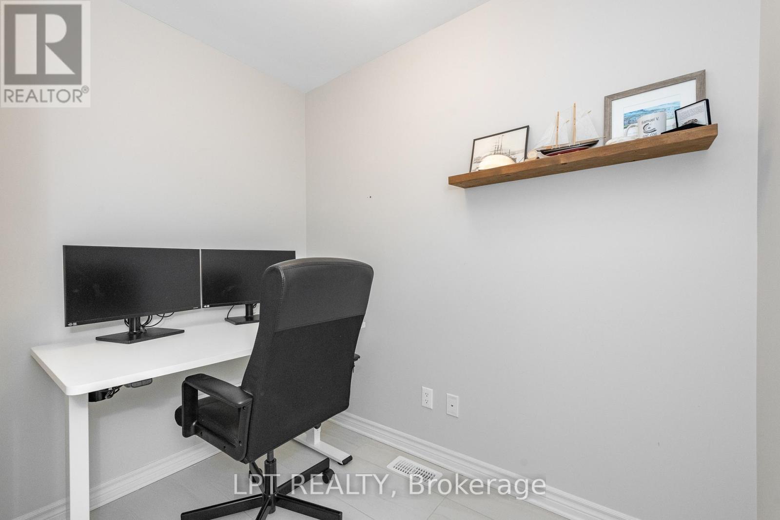 202 Hawkmere Way, Ottawa, ON - Indoor Photo Showing Office