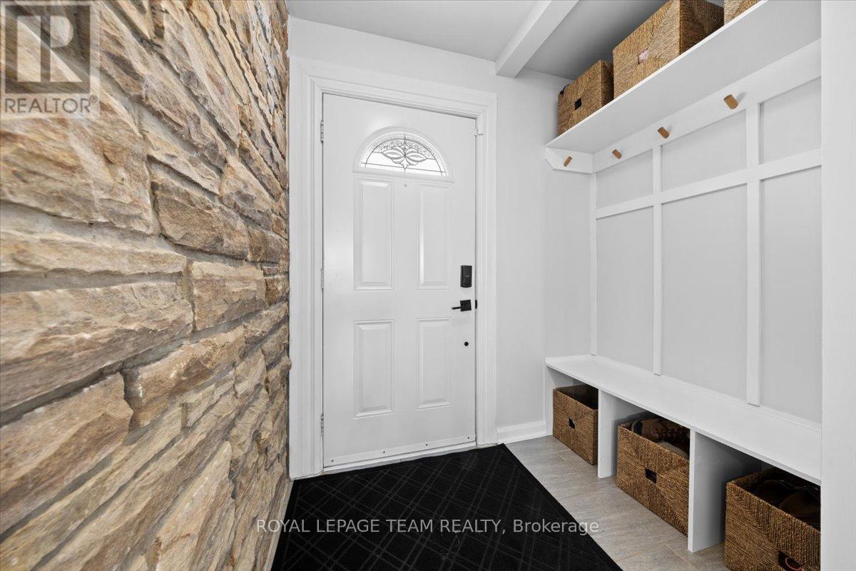 20 Whitburn Crescent, Ottawa, ON - Indoor Photo Showing Other Room