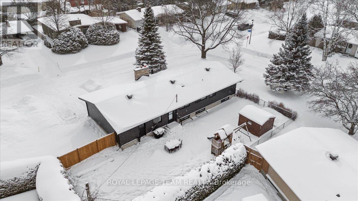 20 Whitburn Crescent, Ottawa, ON - Outdoor