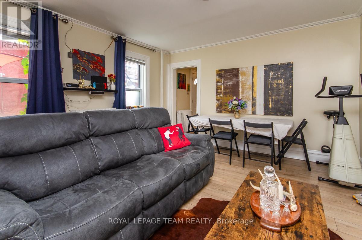 Unit 2 - 46 James Street, Ottawa, ON - Indoor Photo Showing Living Room