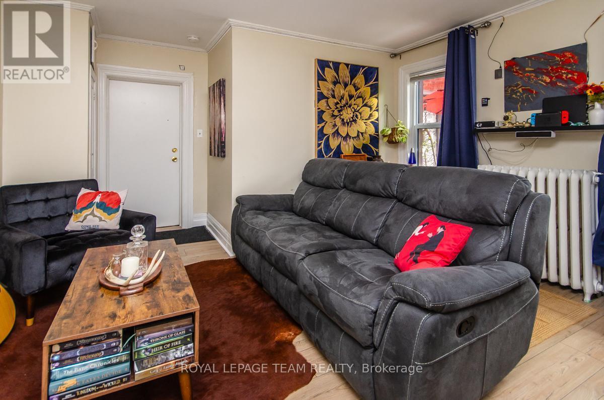 Unit 2 - 46 James Street, Ottawa, ON - Indoor Photo Showing Living Room
