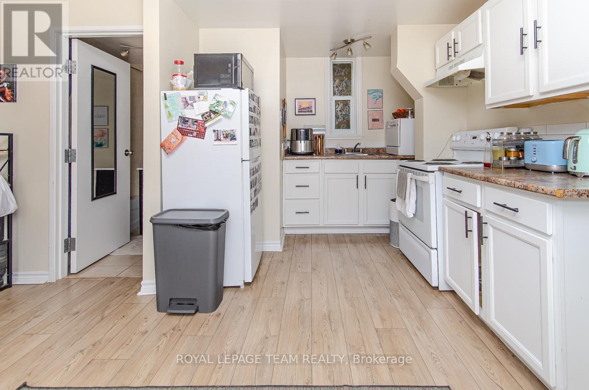 Unit 2 - 46 James Street, Ottawa, ON - Indoor Photo Showing Kitchen