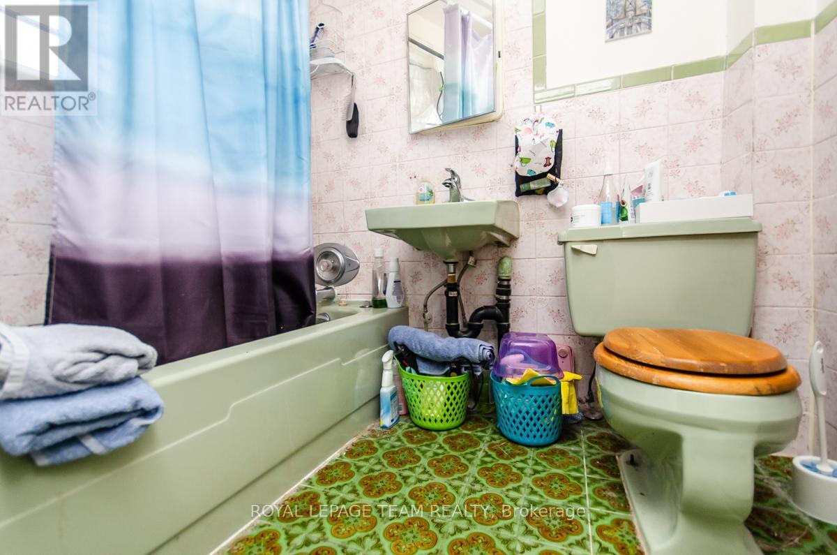 395 Mcleod Street, Ottawa, ON - Indoor Photo Showing Bathroom