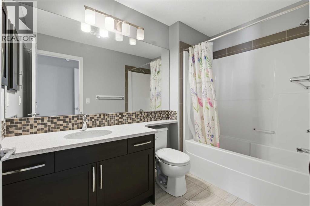 36 Howse Drive Ne, Calgary, AB - Indoor Photo Showing Bathroom