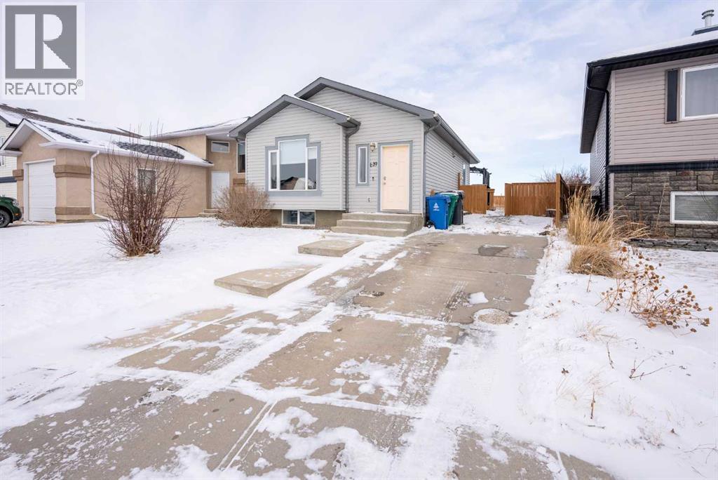 619 Aberdeen Crescent W, Lethbridge, AB - Outdoor