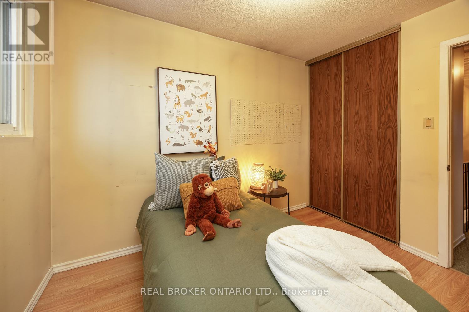 37 Macey Court, Ajax (Central West), ON - Indoor