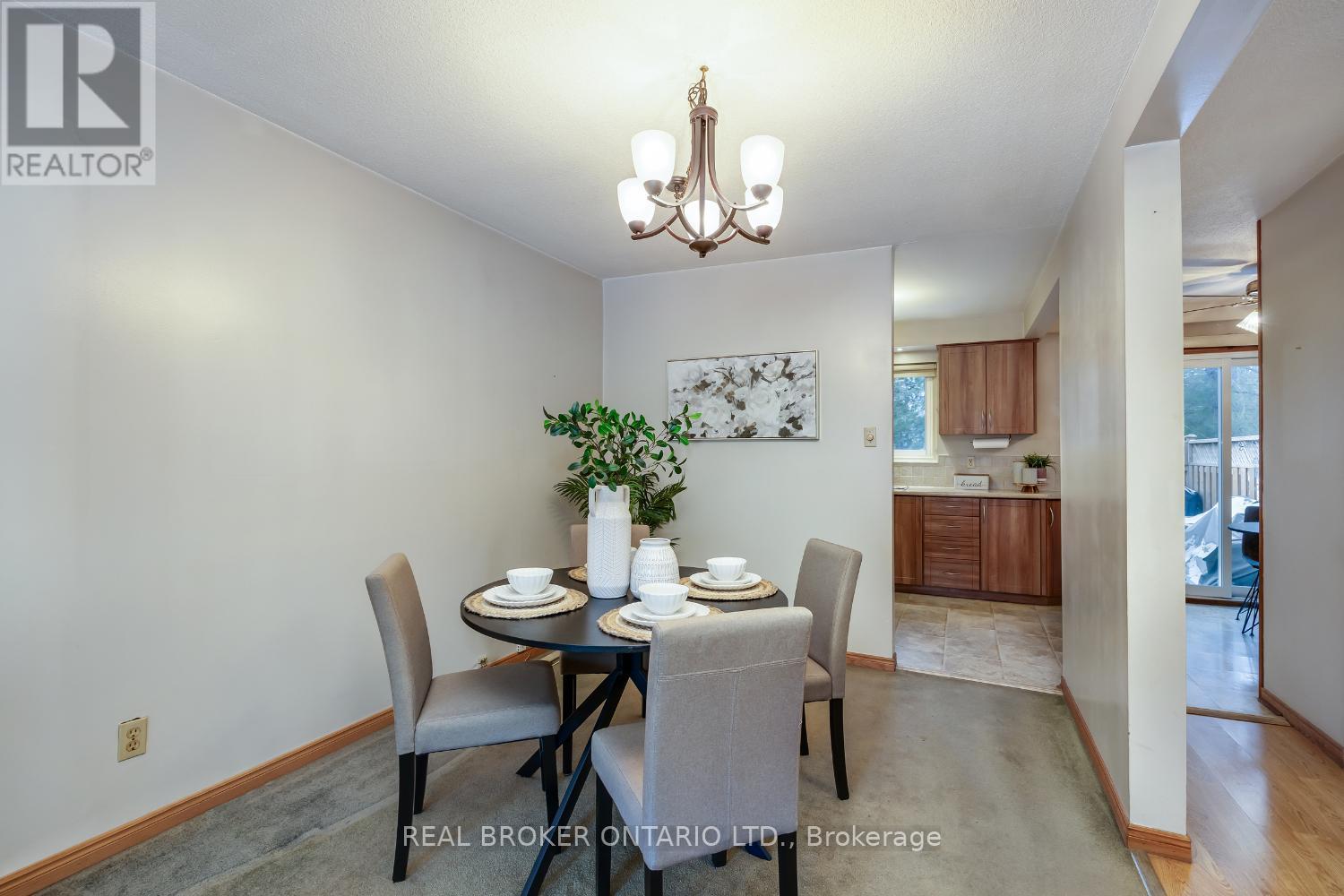 37 Macey Court, Ajax (Central West), ON - Indoor Photo Showing Dining Room
