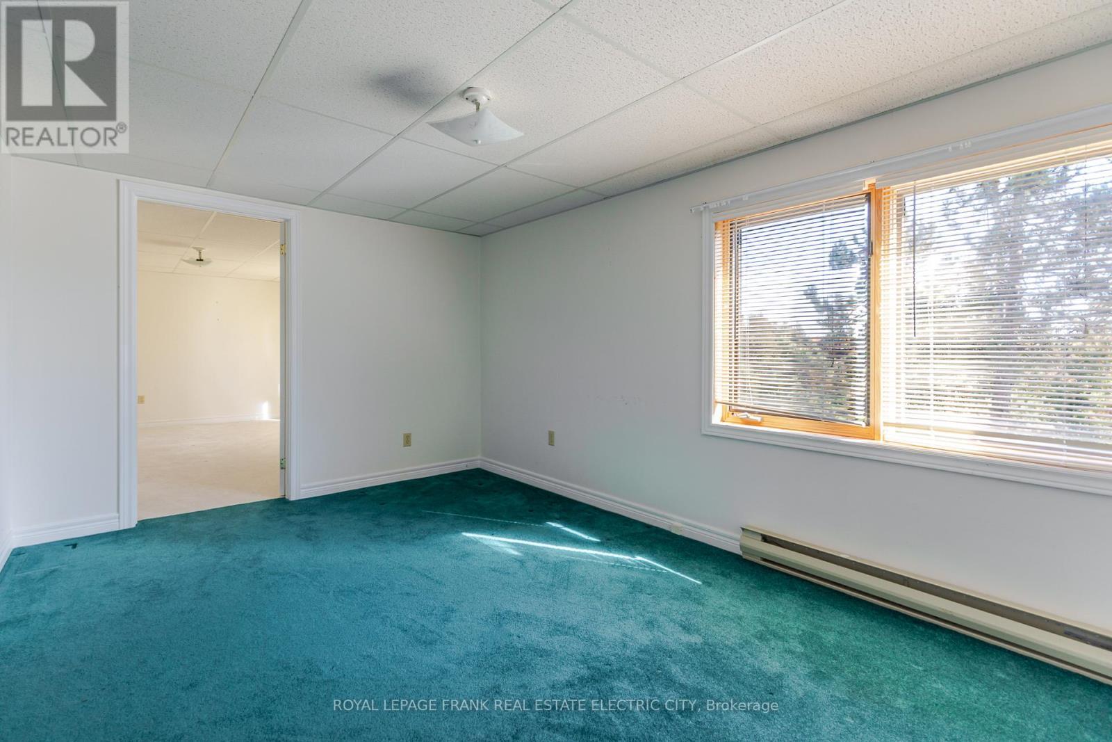 30 - 36 Champlain Crescent, Peterborough (Northcrest Ward 5), ON - Indoor Photo Showing Other Room