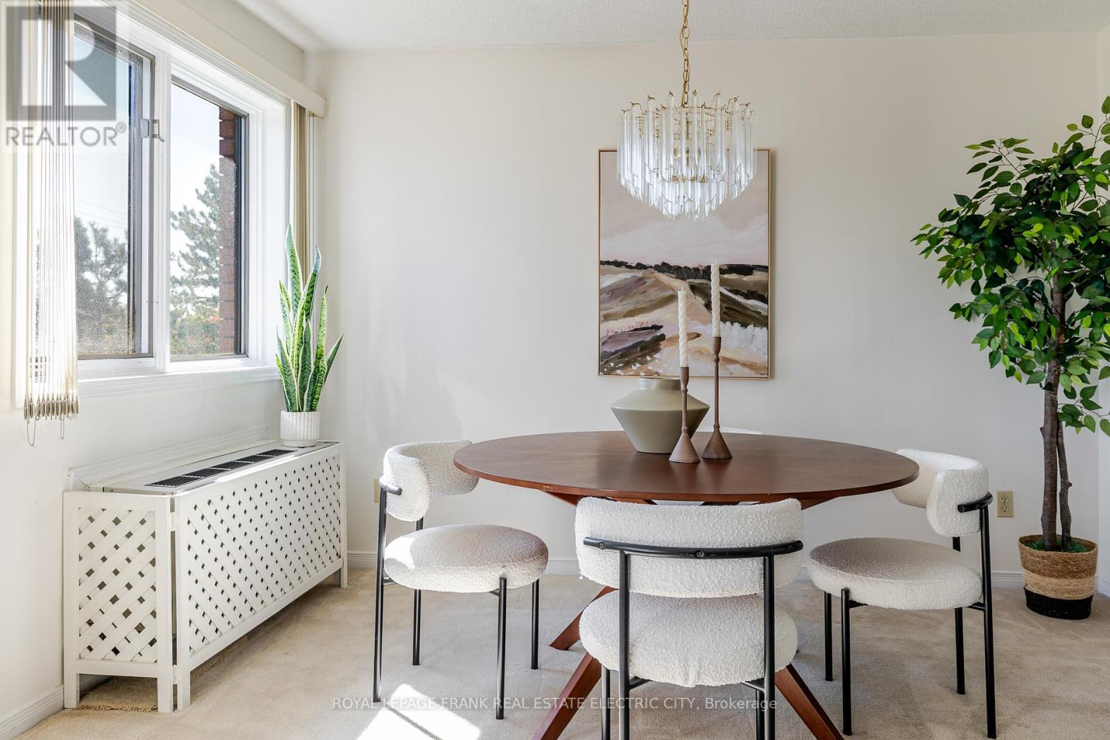 30 - 36 Champlain Crescent, Peterborough (Northcrest Ward 5), ON - Indoor Photo Showing Dining Room