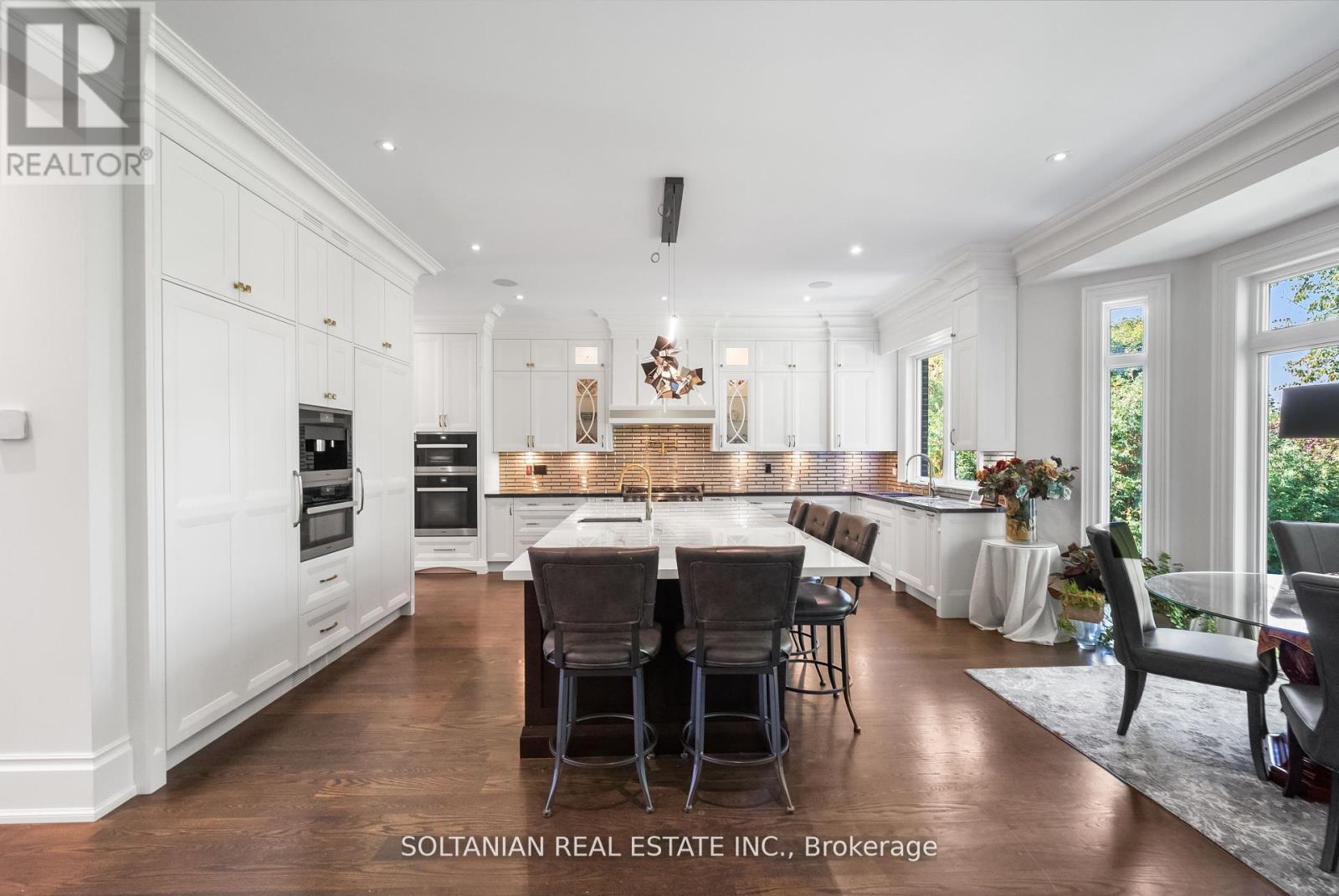 352 Patricia Avenue, Toronto, ON - Indoor