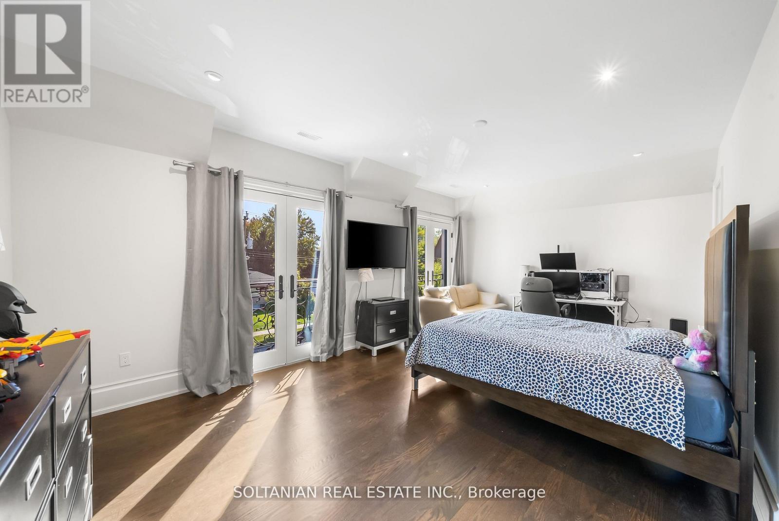 352 Patricia Avenue, Toronto, ON - Indoor Photo Showing Bedroom