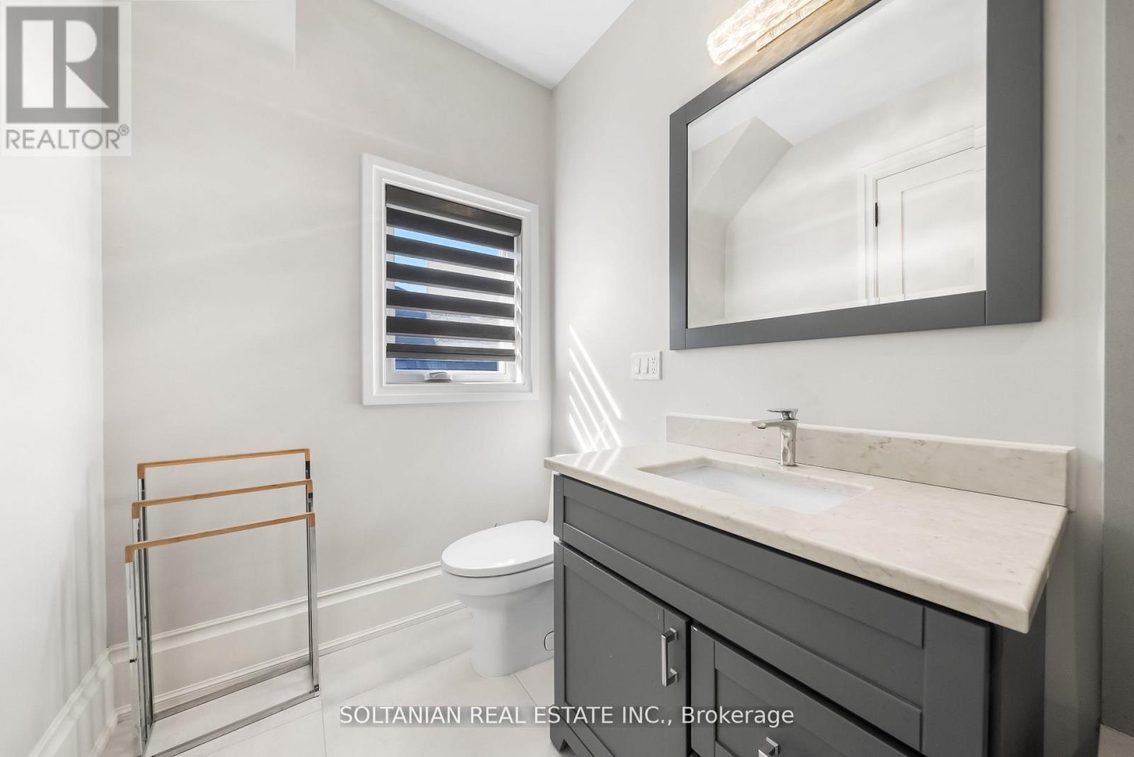 352 Patricia Avenue, Toronto, ON - Indoor Photo Showing Bathroom