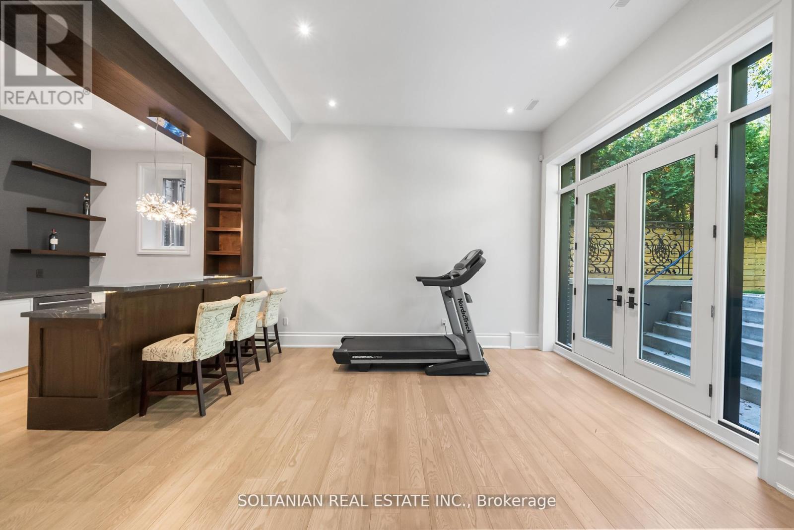 352 Patricia Avenue, Toronto, ON - Indoor Photo Showing Gym Room