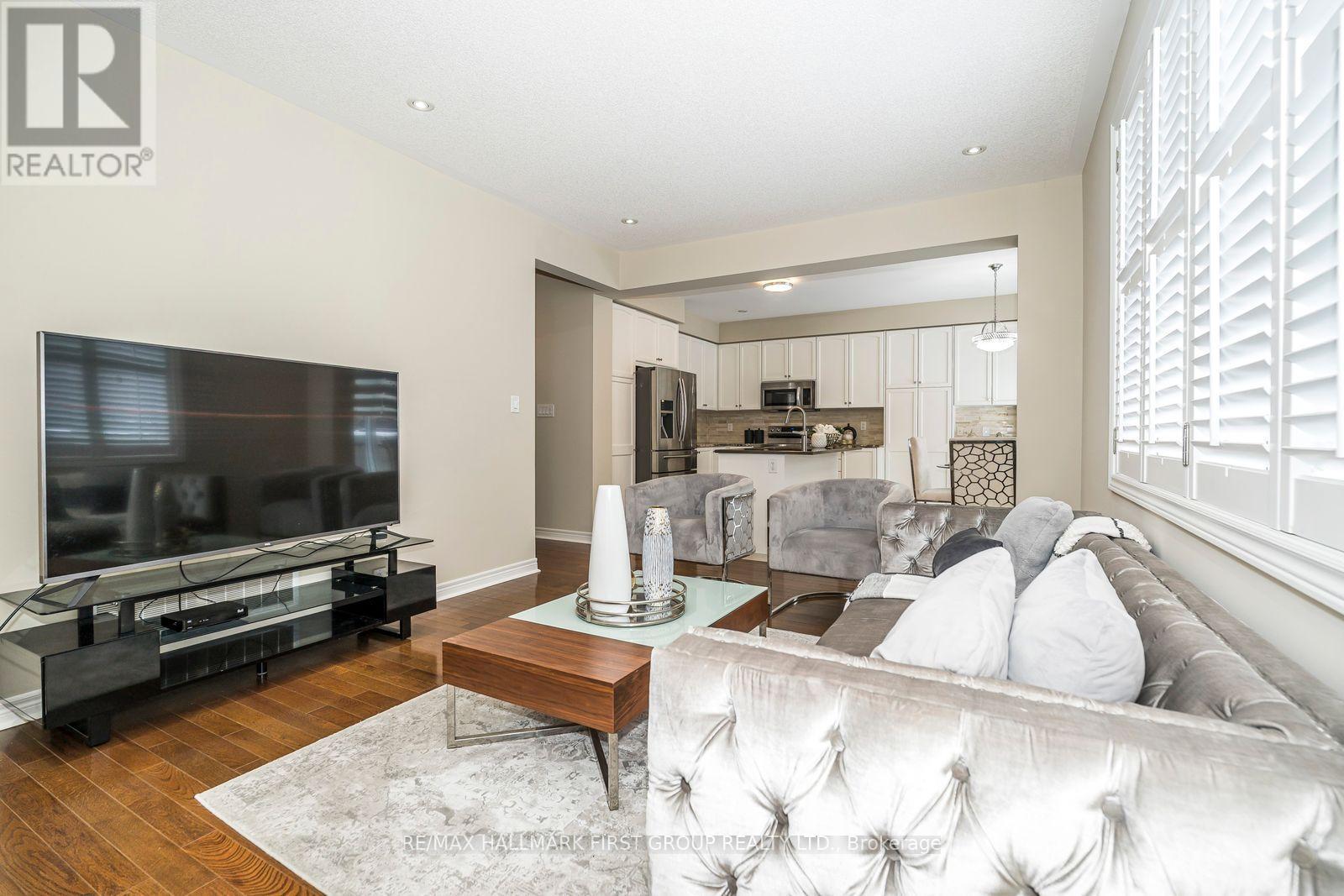 49 Bignell Crescent, Ajax, ON - Indoor Photo Showing Living Room