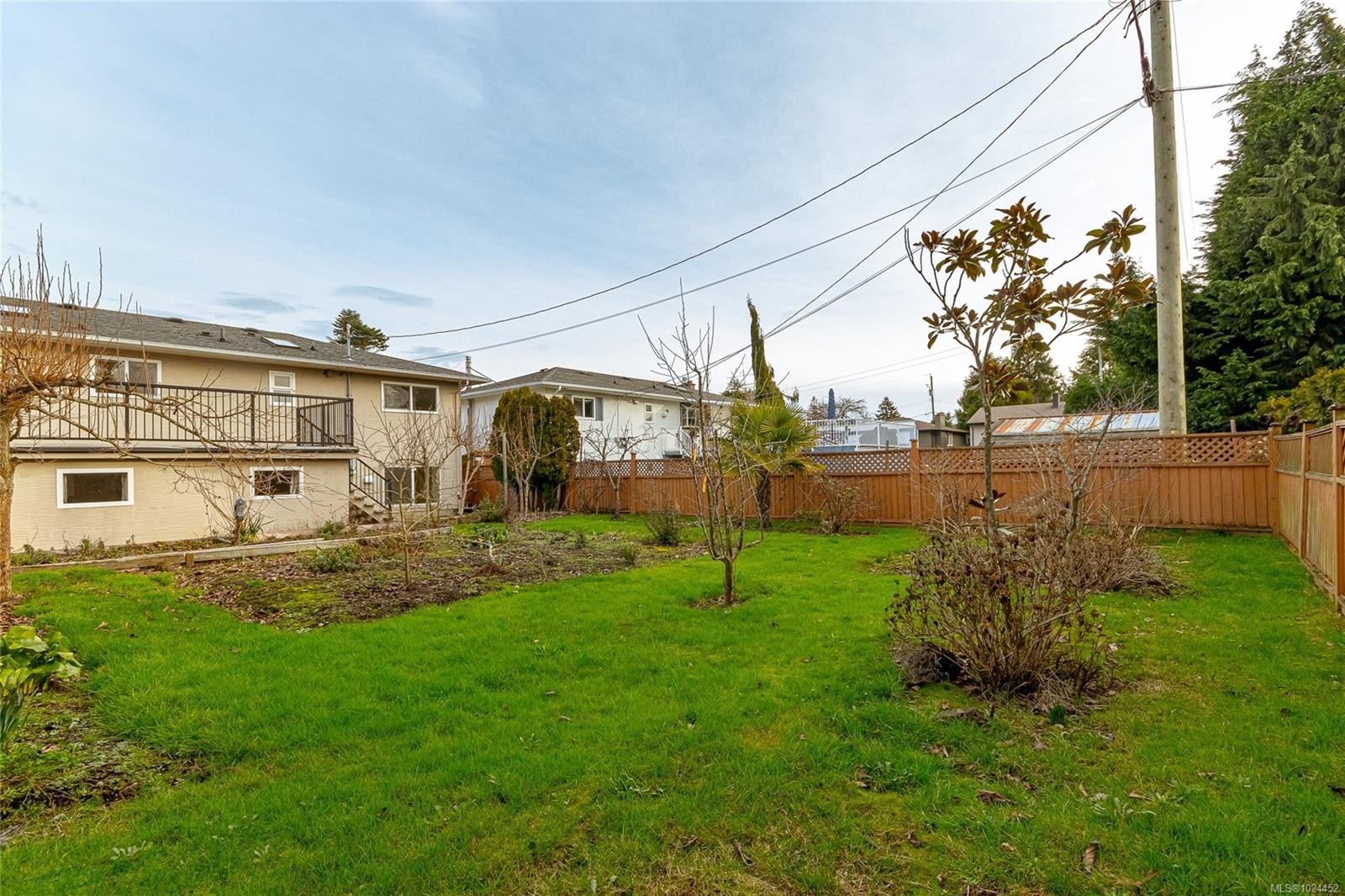 1697 Cedarwood Close, Saanich, BC