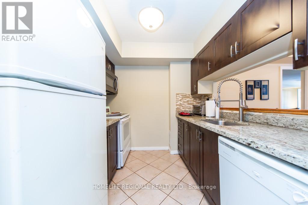 202 - 1665 Pickering Parkway, Pickering, ON - Indoor Photo Showing Kitchen