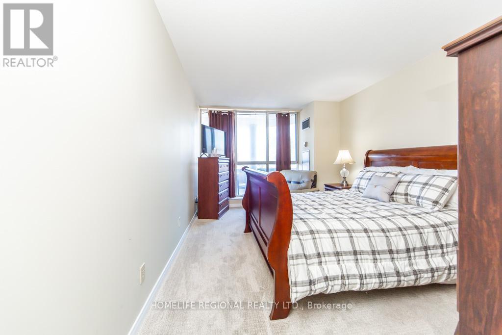 202 - 1665 Pickering Parkway, Pickering, ON - Indoor Photo Showing Bedroom