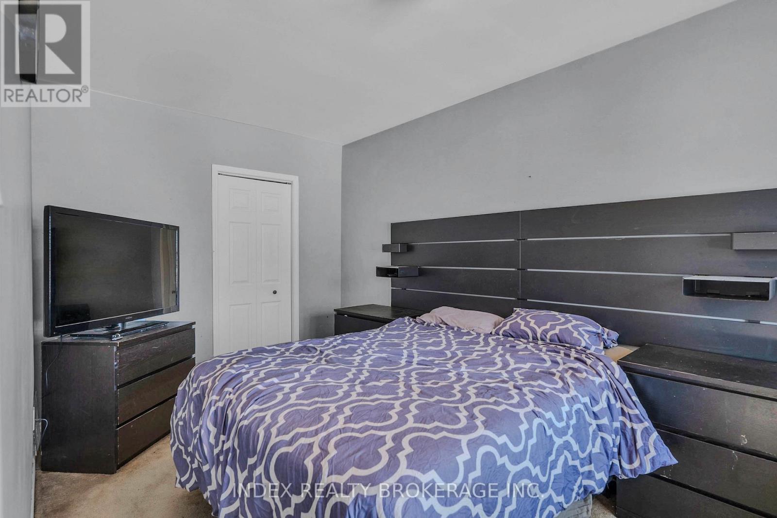 86 Gibbons Street, Oshawa, ON - Indoor Photo Showing Bedroom