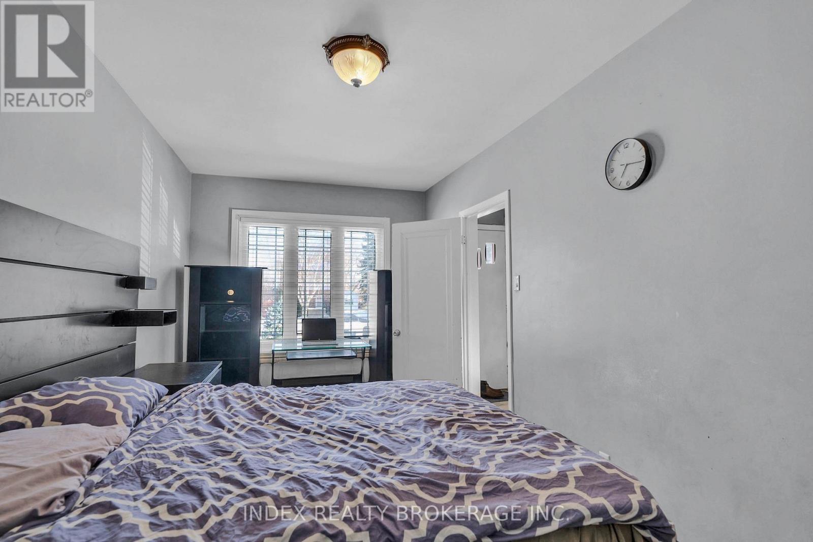 86 Gibbons Street, Oshawa, ON - Indoor Photo Showing Bedroom