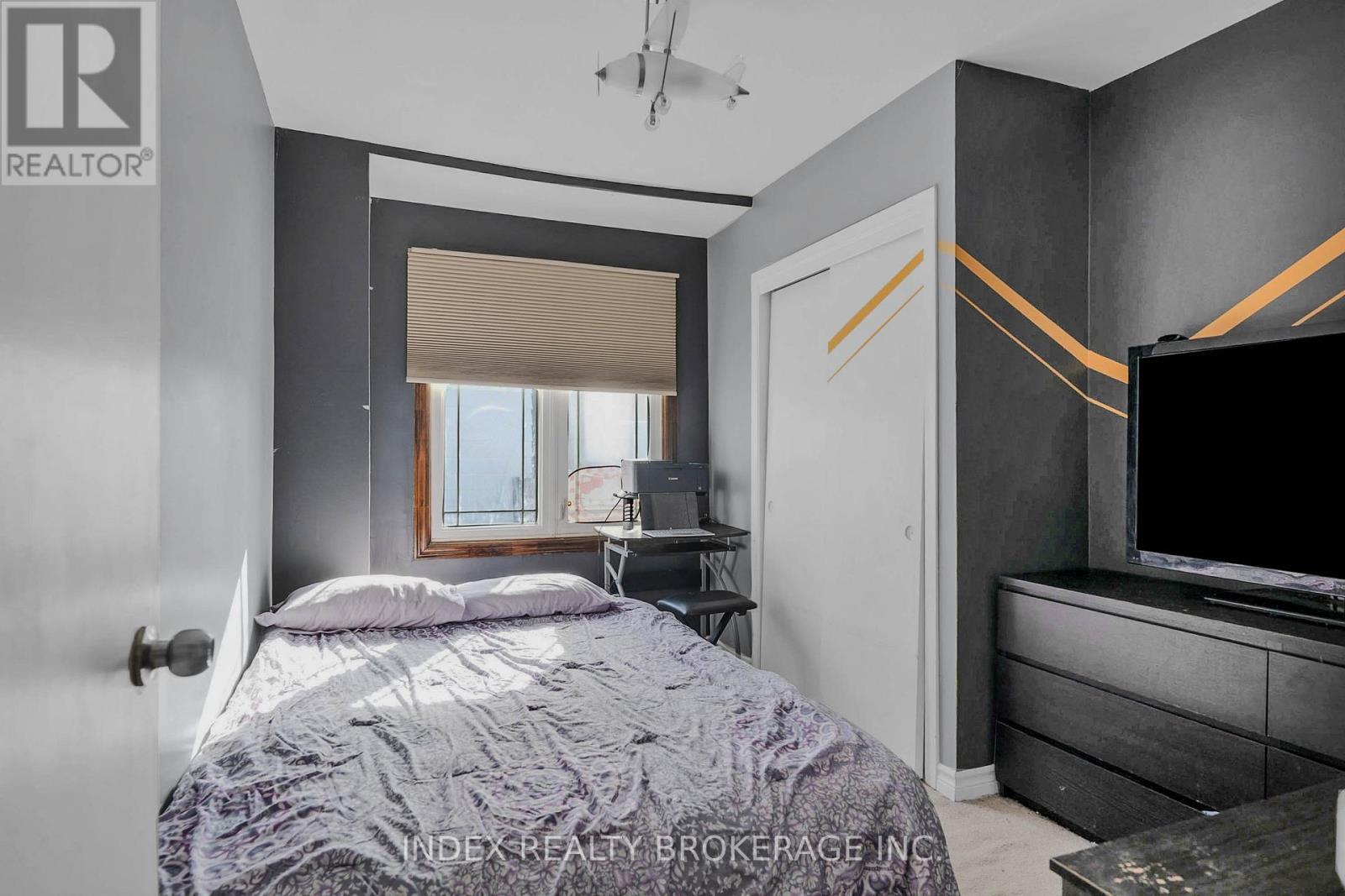 86 Gibbons Street, Oshawa, ON - Indoor Photo Showing Bedroom