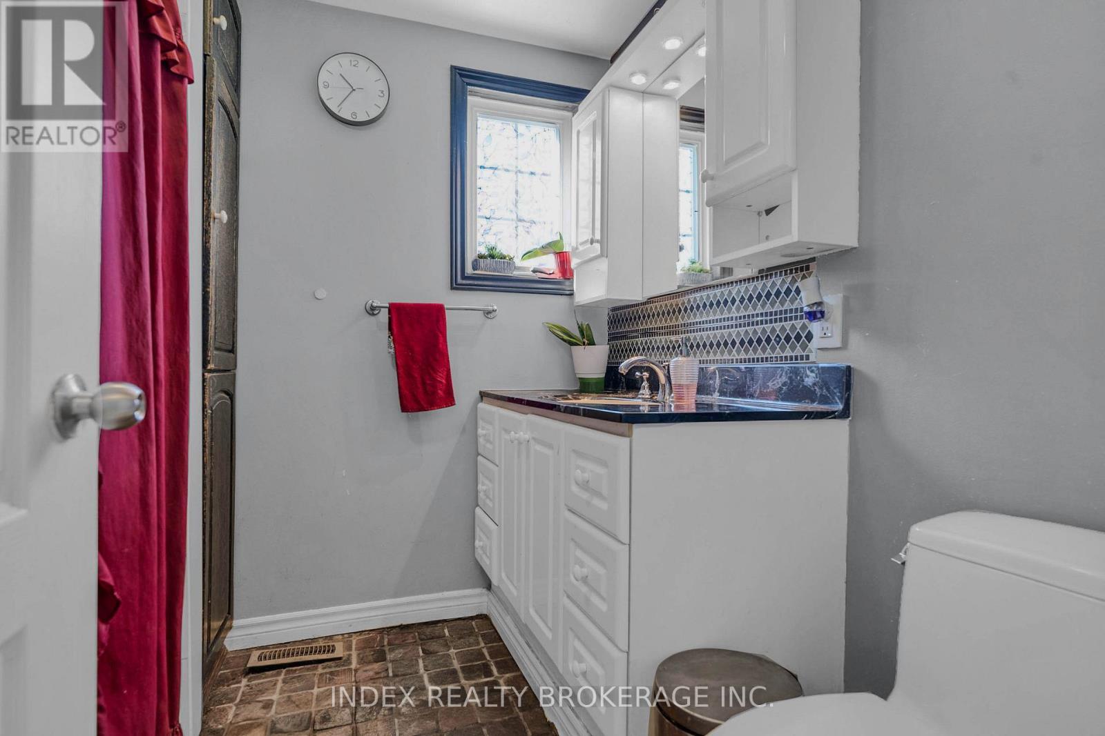 86 Gibbons Street, Oshawa, ON - Indoor Photo Showing Bathroom