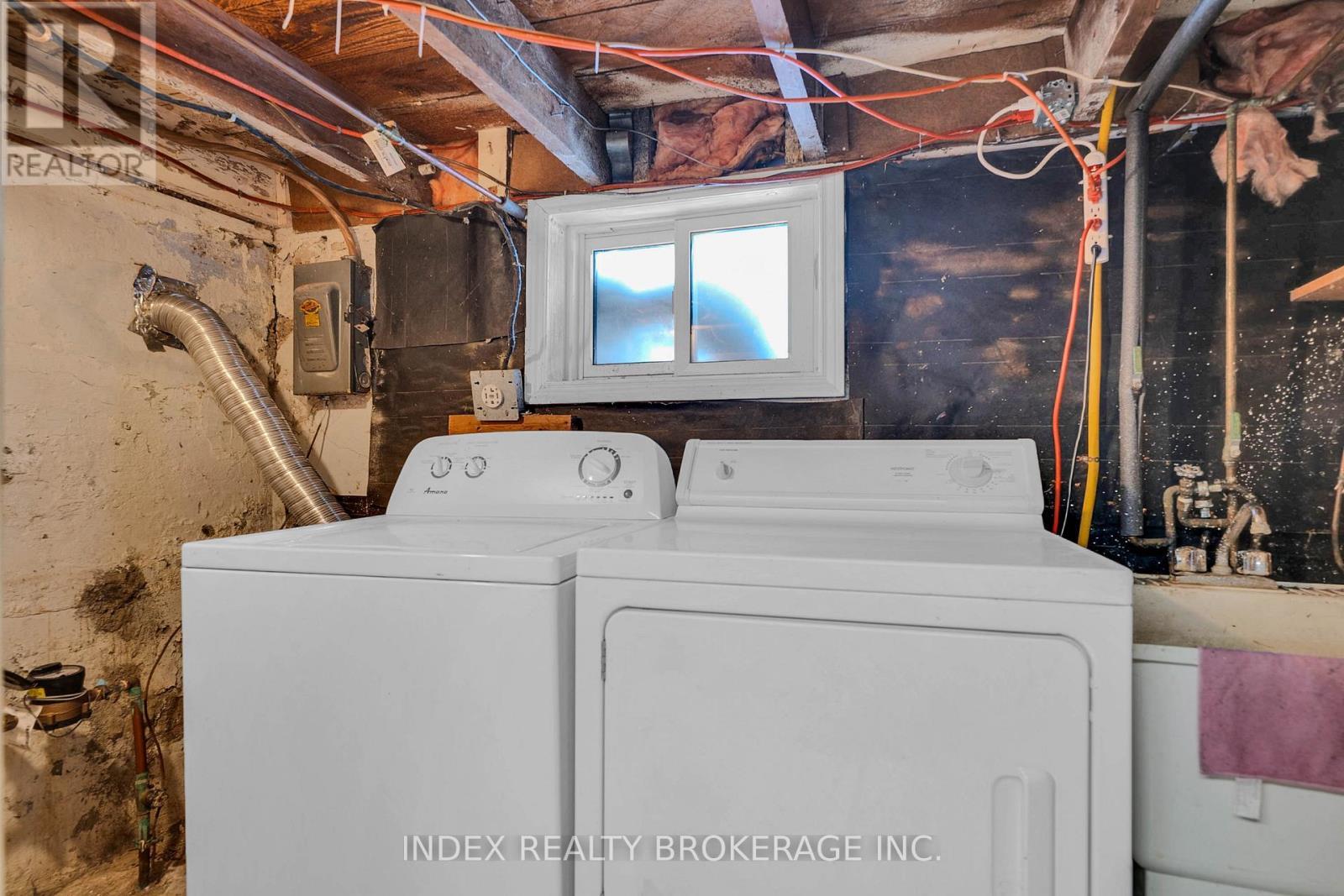 86 Gibbons Street, Oshawa, ON - Indoor Photo Showing Laundry Room