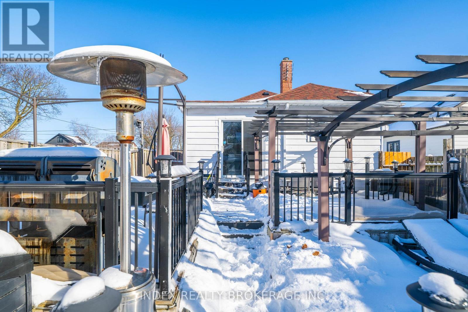 86 Gibbons Street, Oshawa, ON - Outdoor