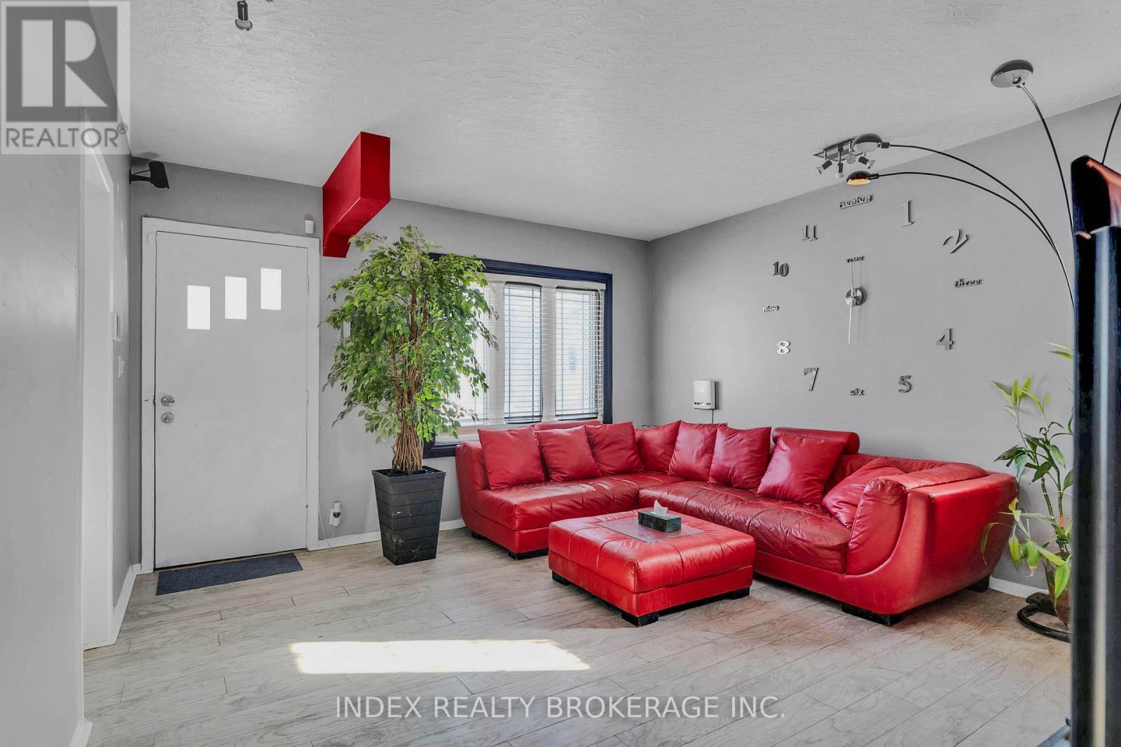 86 Gibbons Street, Oshawa, ON - Indoor