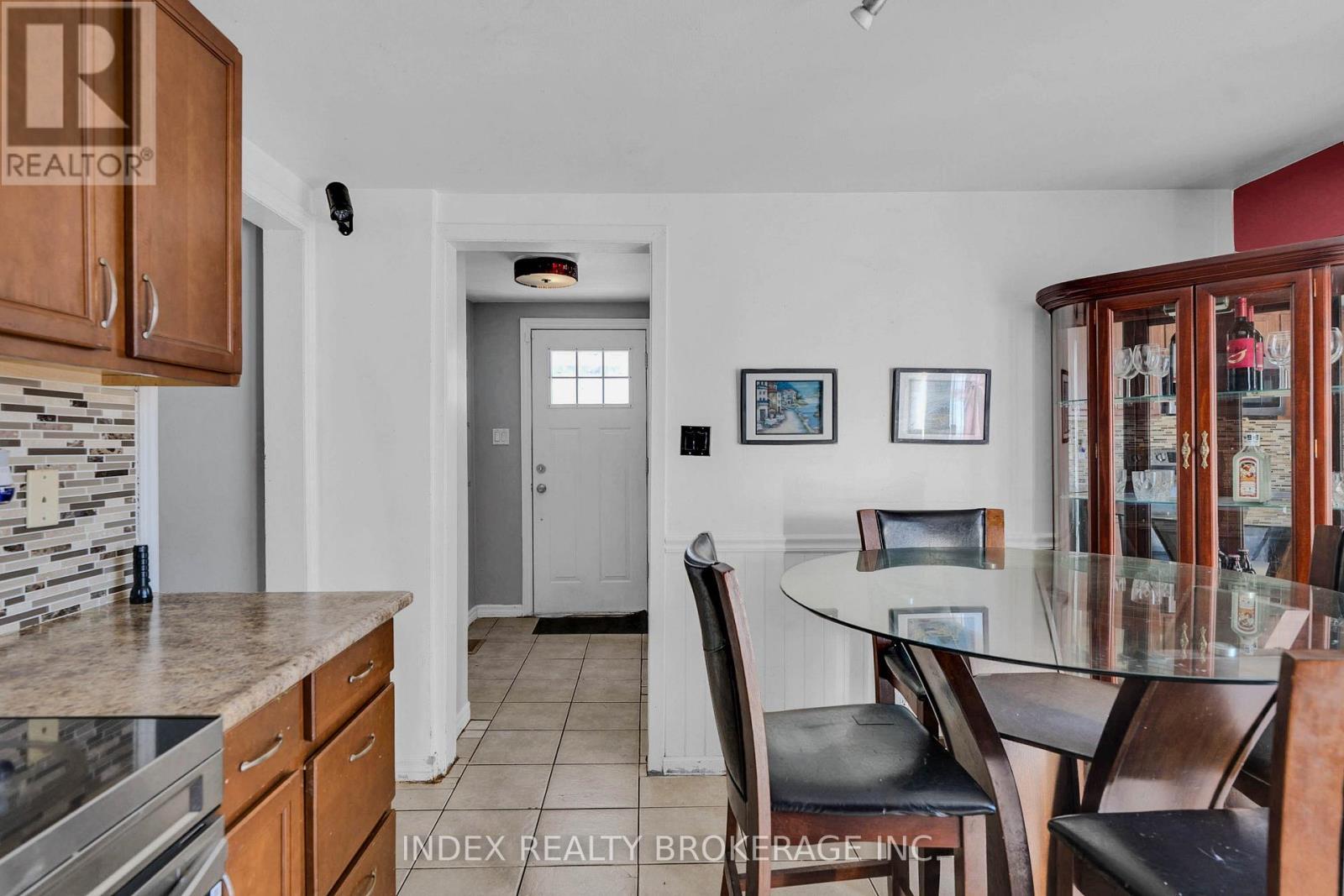 86 Gibbons Street, Oshawa, ON - Indoor