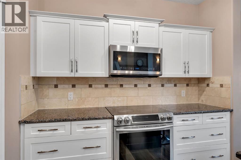 405 Kincora Drive Nw, Calgary, AB - Indoor Photo Showing Kitchen