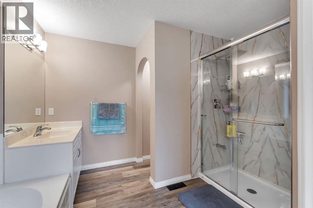 405 Kincora Drive Nw, Calgary, AB - Indoor Photo Showing Bathroom