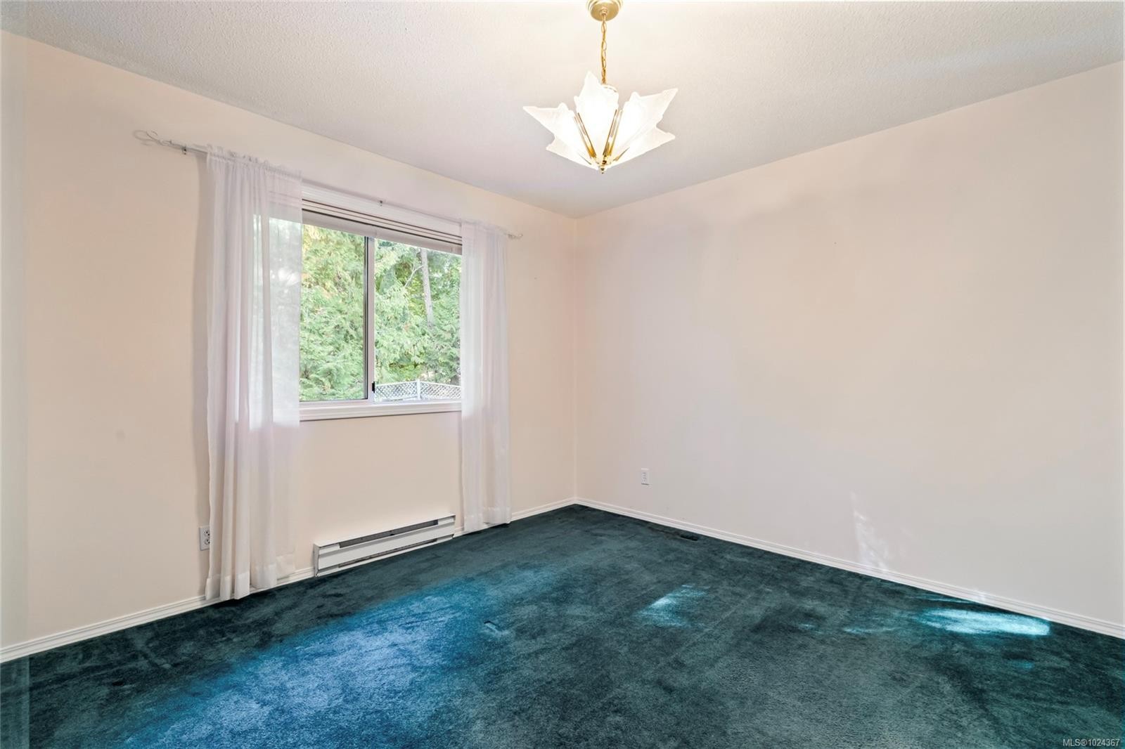 1575 Dean Park Rd, North Saanich, BC