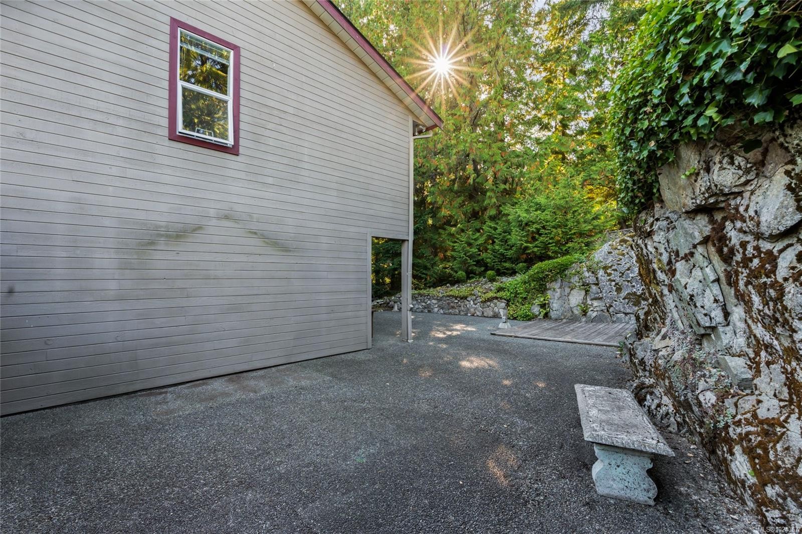 1575 Dean Park Rd, North Saanich, BC