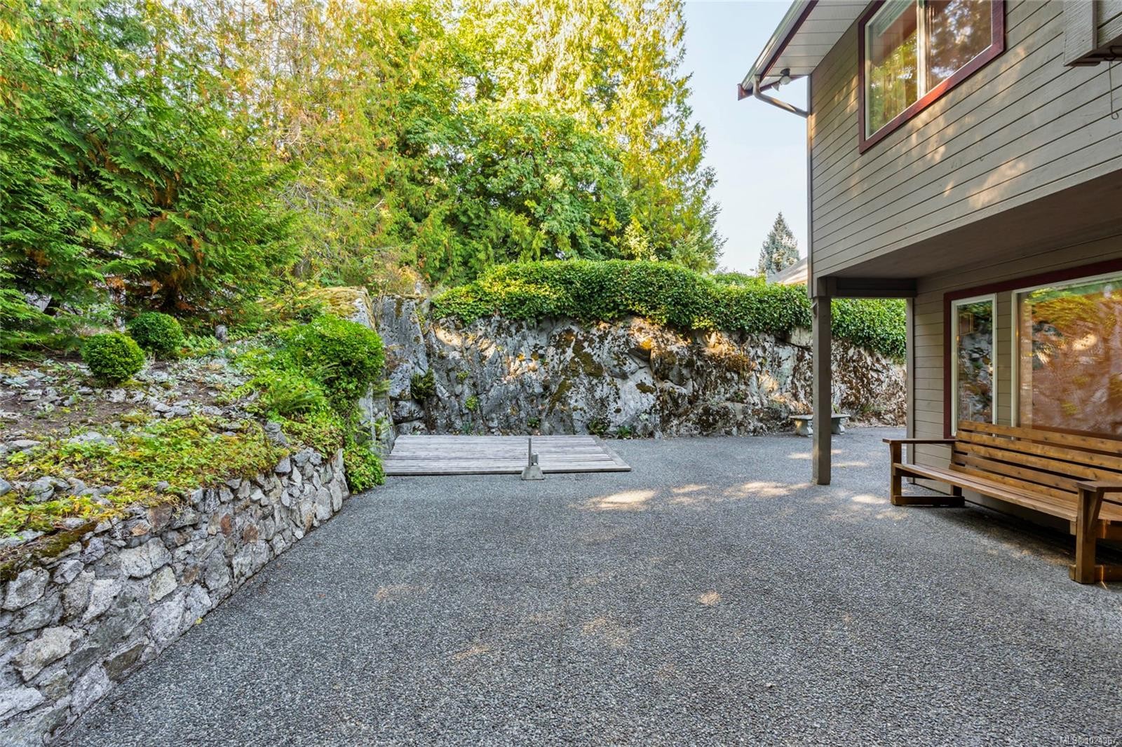 1575 Dean Park Rd, North Saanich, BC