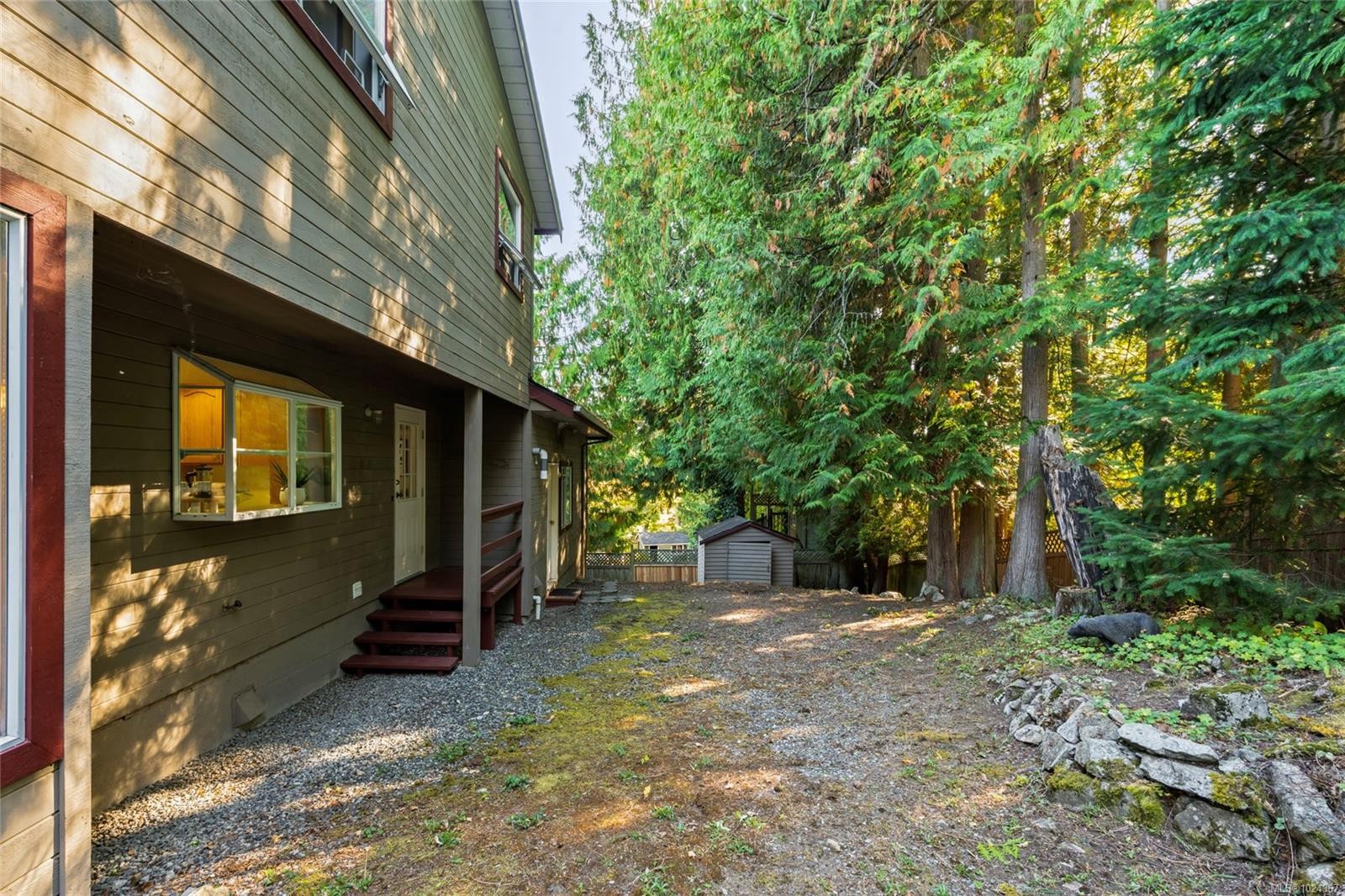 1575 Dean Park Rd, North Saanich, BC