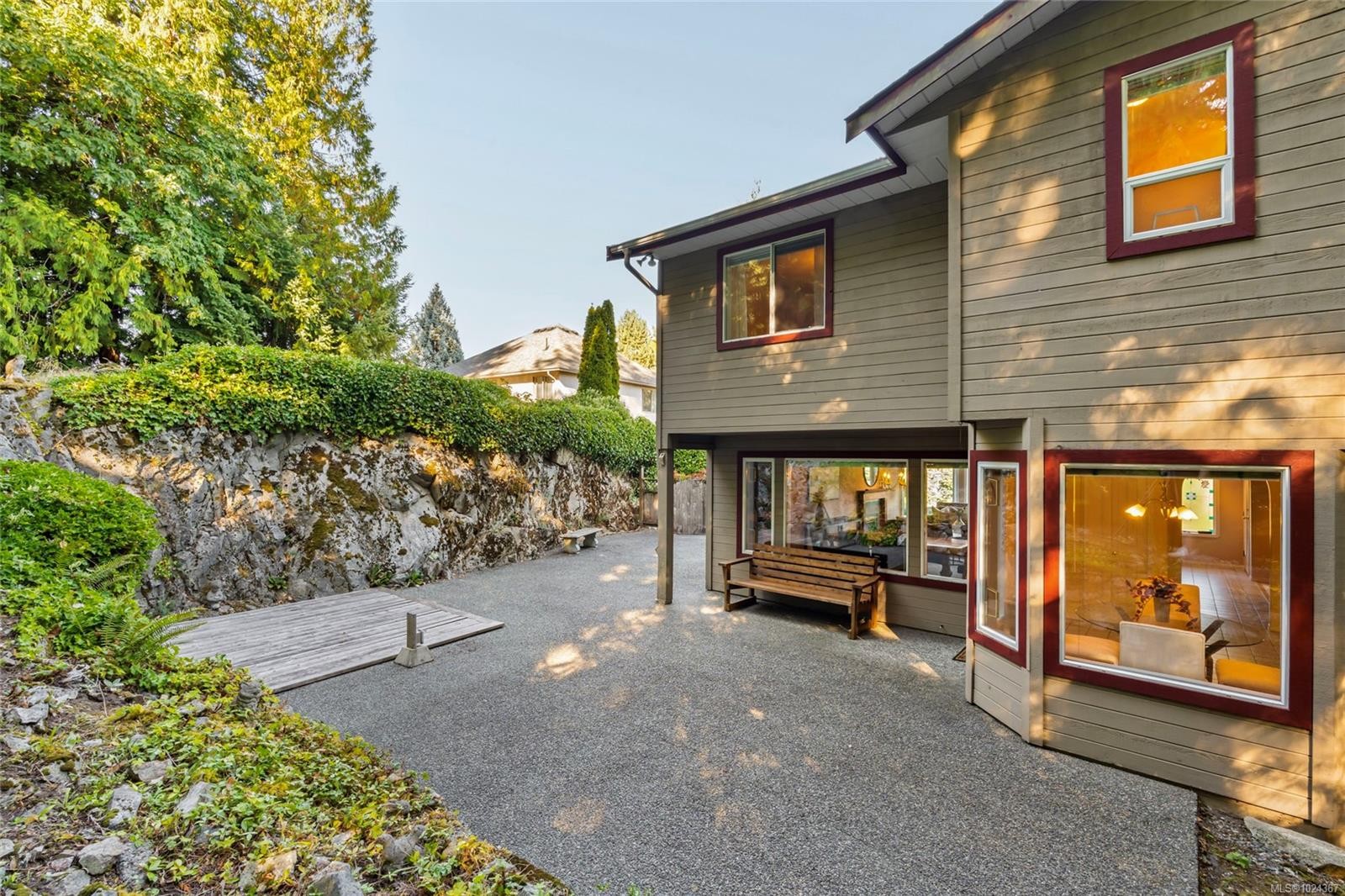 1575 Dean Park Rd, North Saanich, BC