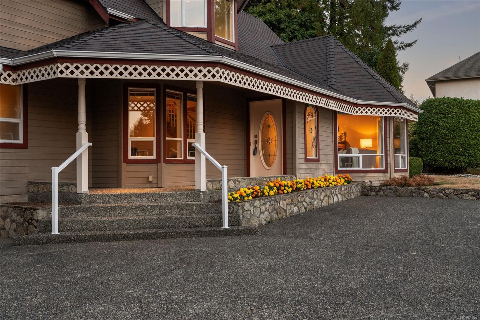 1575 Dean Park Rd, North Saanich, BC