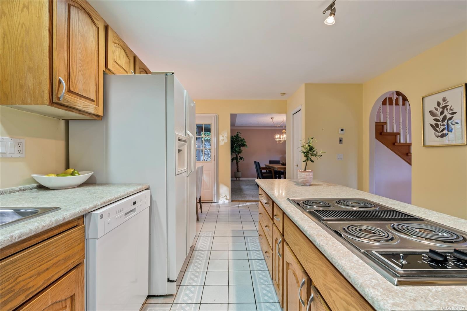 1575 Dean Park Rd, North Saanich, BC