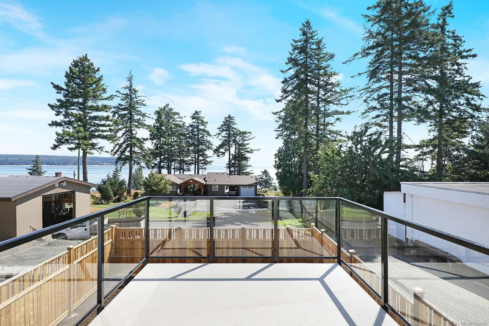 B-1369 Galerno Rd, Campbell River, BC - Outdoor