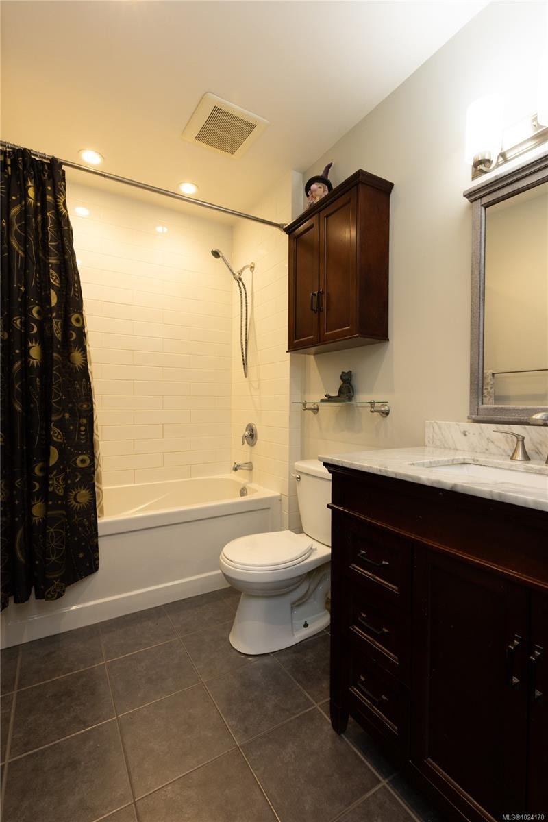 2348 Thomas Pl, Nanaimo, BC