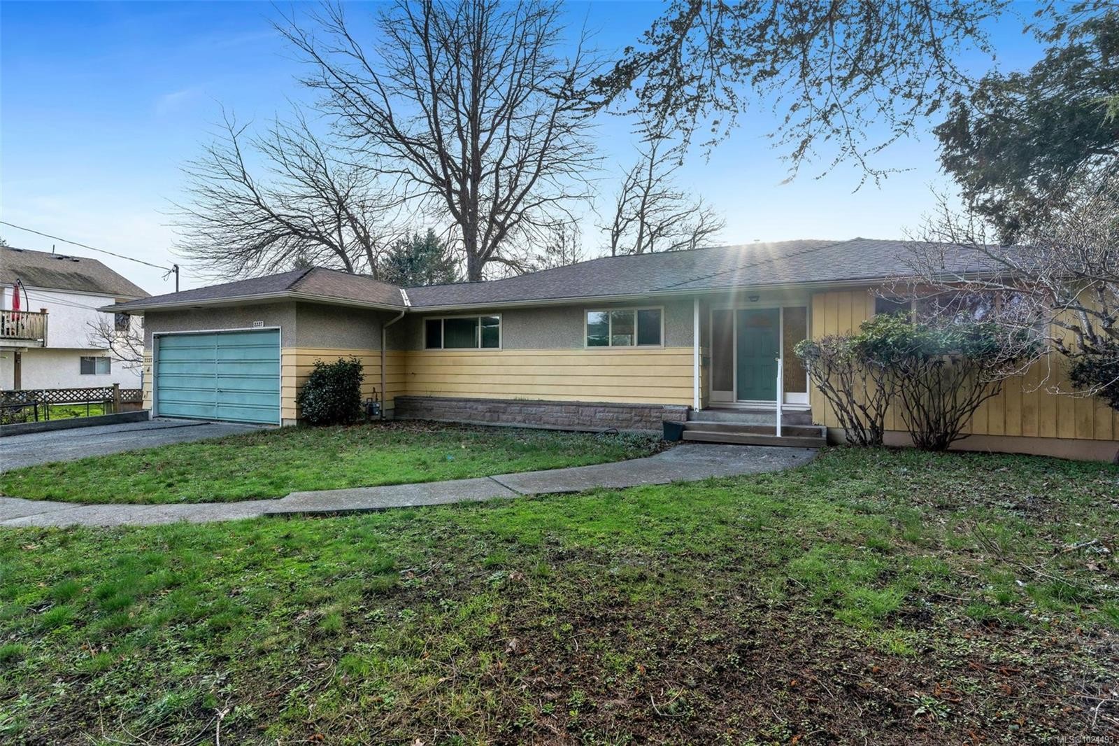 2227 Edgelow St, Saanich, BC