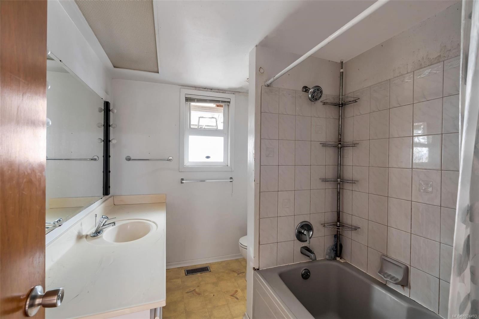 2227 Edgelow St, Saanich, BC