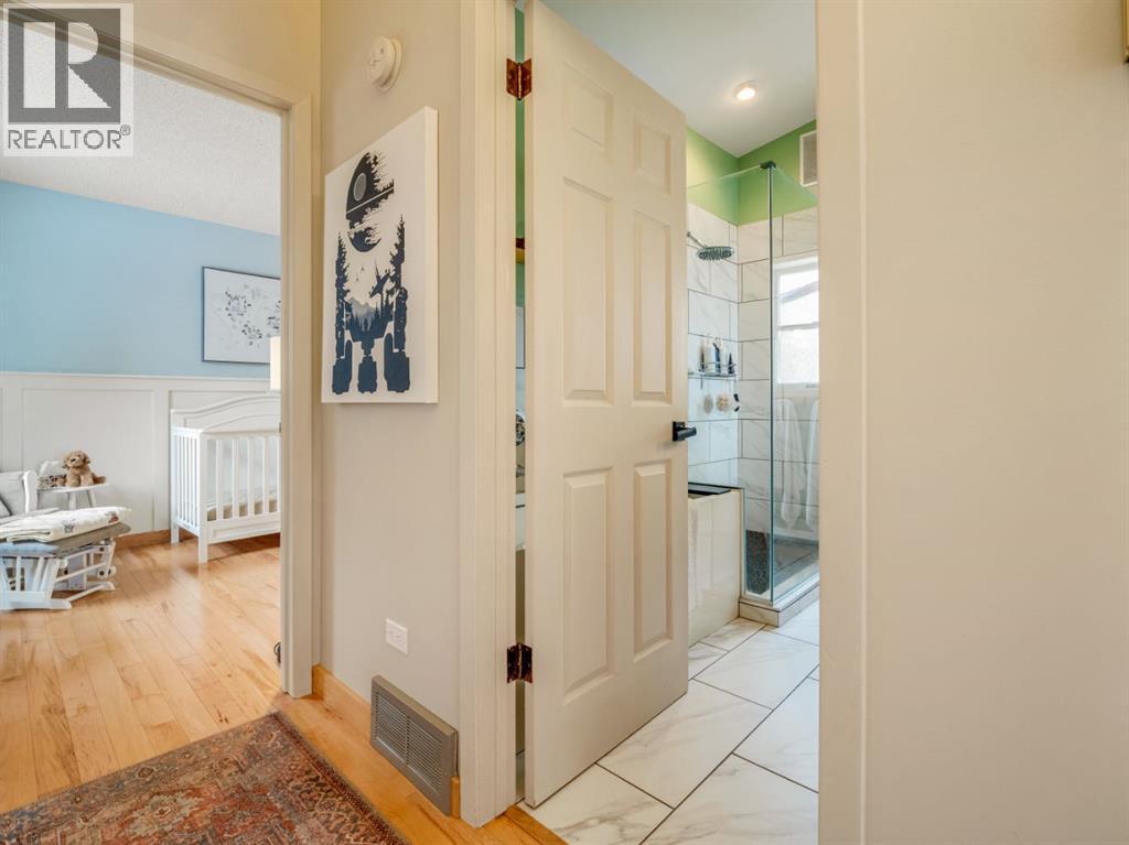 Upstairs hallway - 90 Chippewa Crescent W, Lethbridge, AB - Indoor Photo Showing Other Room