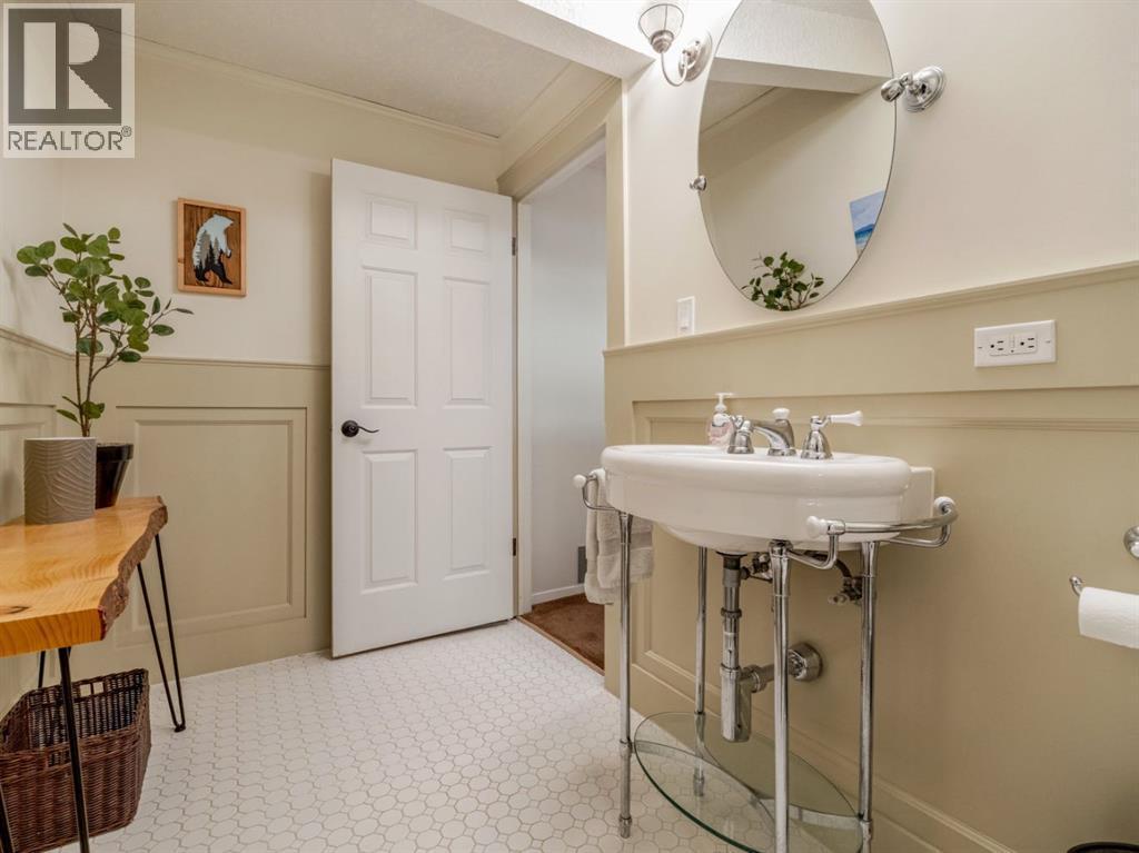 Basement 3pc bathroom - 90 Chippewa Crescent W, Lethbridge, AB - Indoor Photo Showing Bathroom