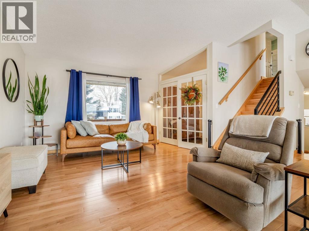 Spacious living room - 90 Chippewa Crescent W, Lethbridge, AB - Indoor Photo Showing Living Room