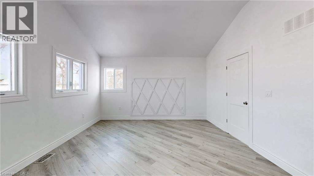 85 Albany Avenue, Hamilton, ON - Indoor Photo Showing Other Room