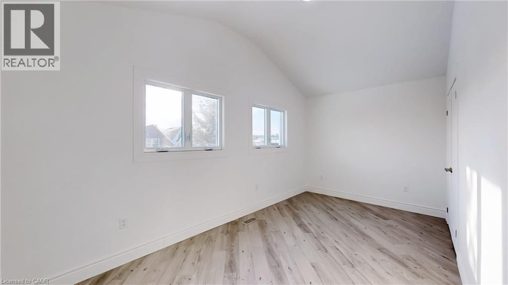 85 Albany Avenue, Hamilton, ON - Indoor Photo Showing Other Room