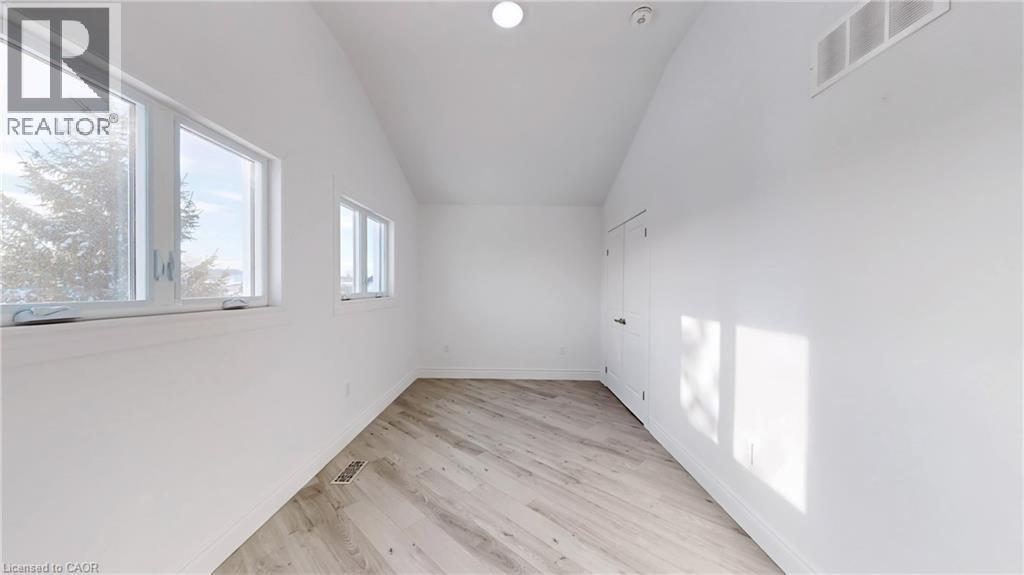 85 Albany Avenue, Hamilton, ON - Indoor Photo Showing Other Room