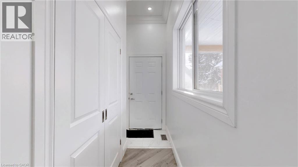 85 Albany Avenue, Hamilton, ON - Indoor Photo Showing Other Room